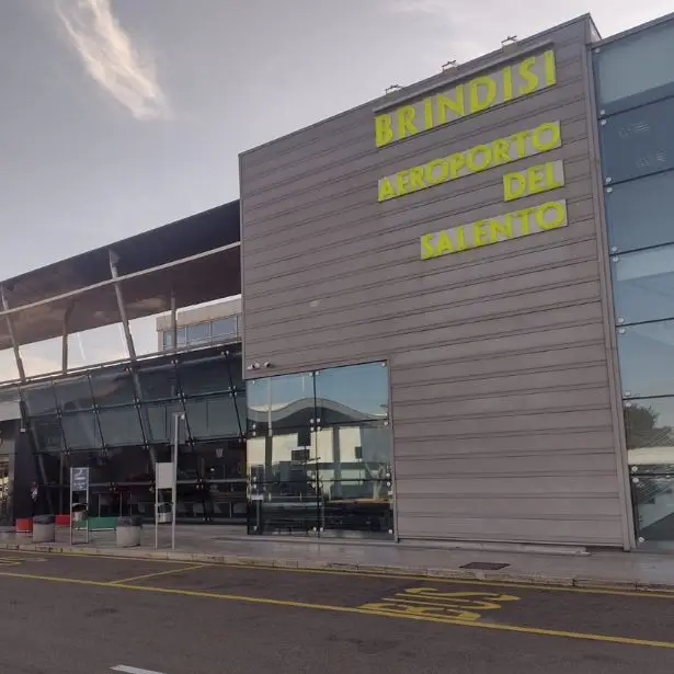 NCC Brindisi - entrata dell'aeroporto di Brindisi